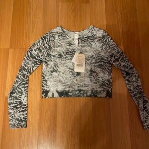 NEW WITH TAGS FABLETICS WORKOUT TOP SIZE L